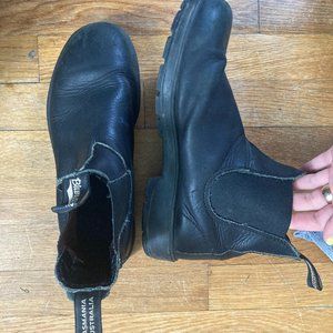 Blundstones Black